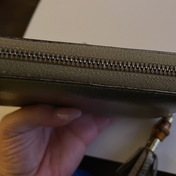 Gucci Gold Leather Bamboo Tassel Zip Around Wallet - Picture 4 of 8